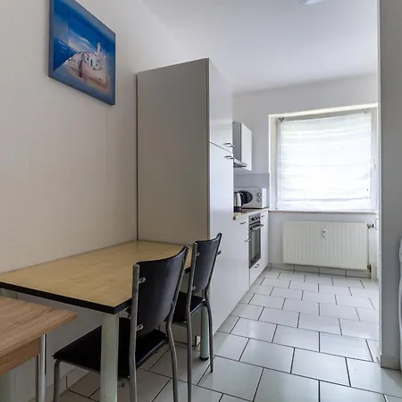 Pl, Eng, De - Preiswerte & Vollmoeblierte 3-zimmer-wohnung Fuer Handwerker, 5 Einzelne Betten, Zuhause Auf Zeit! Apartment Leipzig