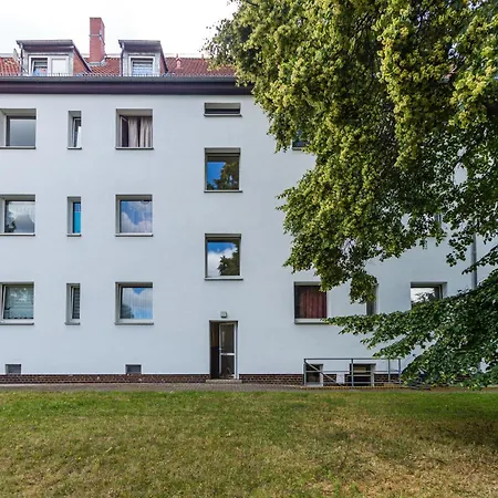 Apartment Pl, Eng, De - Preiswerte & Vollmoeblierte 3-zimmer-wohnung Fuer Handwerker, 5 Einzelne Betten, Zuhause Auf Zeit! Leipzig
