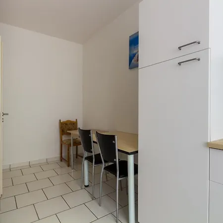 Apartment Handwerker-apartment In 3 Zimmer, 5 Einzelbetten, Optimale Lage
