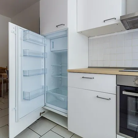 Апартаменты Pl, Eng, De - Preiswerte & Vollmoeblierte 3-zimmer-wohnung Fuer Handwerker, 5 Einzelne Betten, Zuhause Auf Zeit!