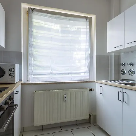 Апартаменты Pl, Eng, De - Preiswerte & Vollmoeblierte 3-zimmer-wohnung Fuer Handwerker, 5 Einzelne Betten, Zuhause Auf Zeit!