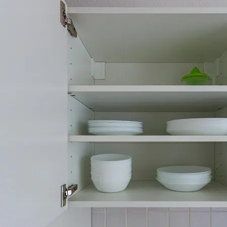 Pl, Eng, De - Preiswerte & Vollmoeblierte 3-zimmer-wohnung Fuer Handwerker, 5 Einzelne Betten, Zuhause Auf Zeit! Апартаменты *