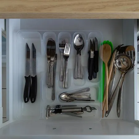 Pl, Eng, De - Preiswerte & Vollmoeblierte 3-zimmer-wohnung Fuer Handwerker, 5 Einzelne Betten, Zuhause Auf Zeit! *